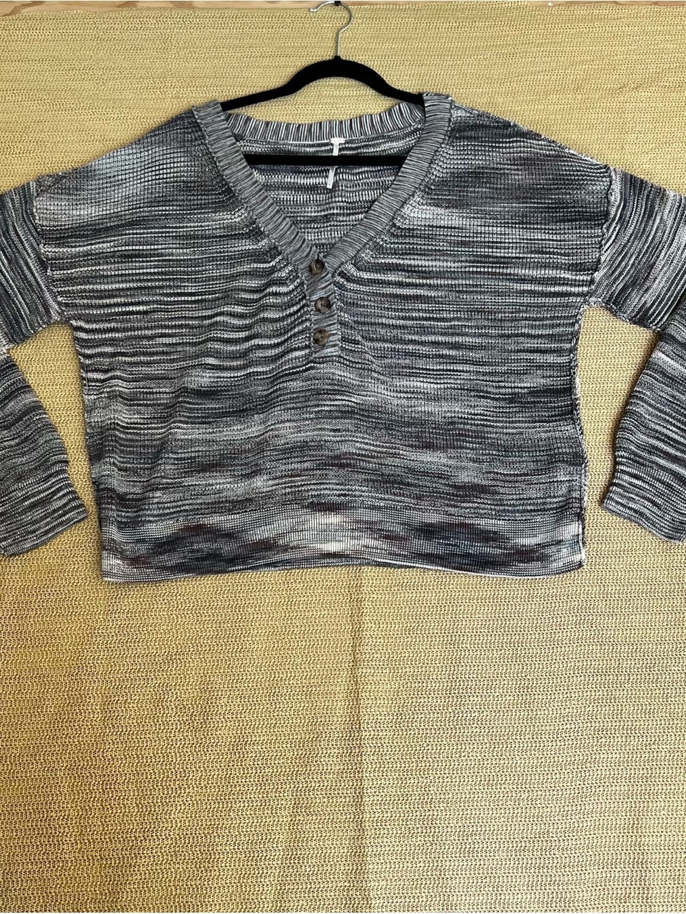 Free People Black & Gray Marled V-Neck Henley Sweater Women’s Size L